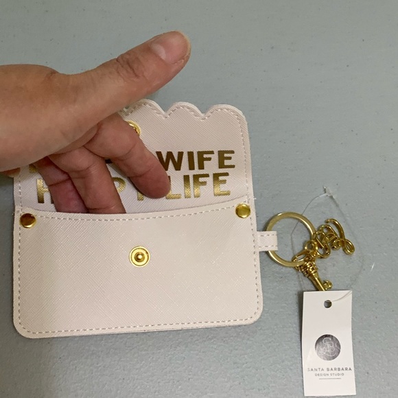 Francesca’s collection scalloped card case - Picture 10 of 10